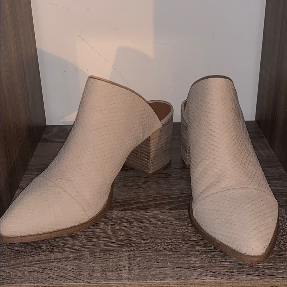 Women’s Size 11 Heals